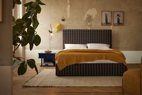 Letto con contenitore, modello Riccini, disponibile da Tappezzeria Gatti