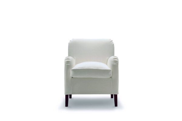 Poltroncina elegante e versatile, modello Paolo, disponibile da Tappezzeria Gatti