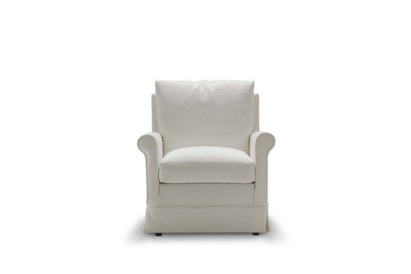 Poltrona dal design classico-contemporaneo, modello Cristina, disponibile da Tappezzeria Gatti