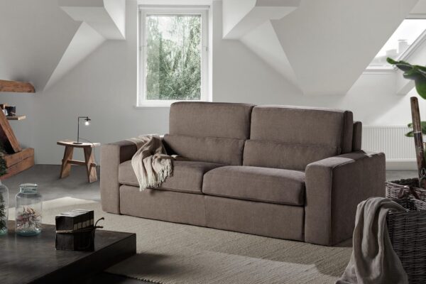 Divano letto modello Sofia, disponibile da Tappezzeria Gatti
